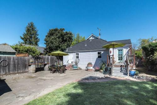 Retro Bungalow