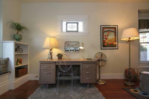 Retro Bungalow