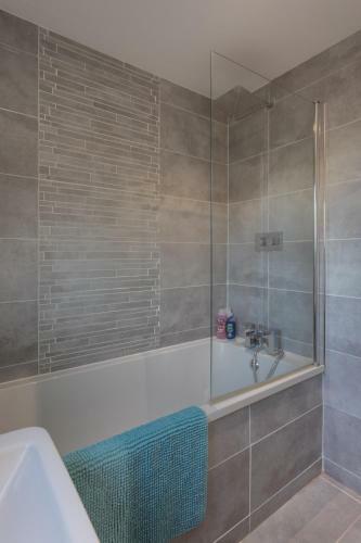 New Modern City Centre Apartment