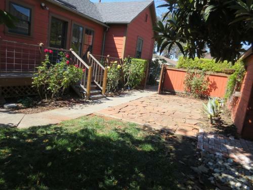 Historic Santa Rosa Cottage