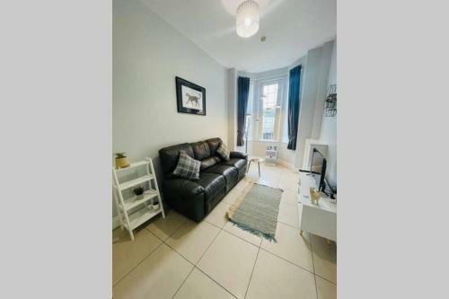 Ent?re Cozy 1 Bedroom Apartment