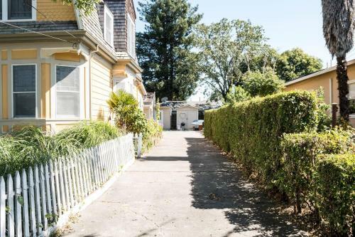 West End Neighborhood Cottage