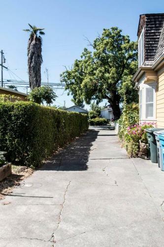 West End Neighborhood Cottage