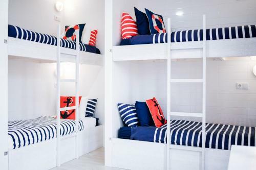 Albergue Ferrel Surf School