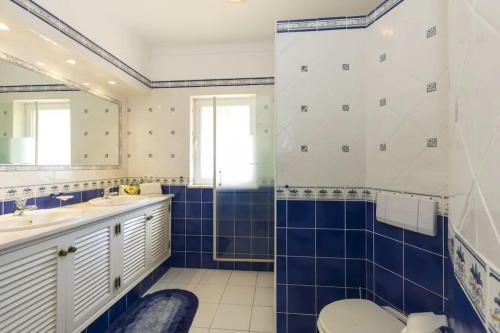 Luxurious Villa With Beautiful See Views & Spacious Garden