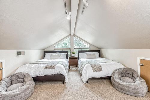 Crystal Creek Lodge