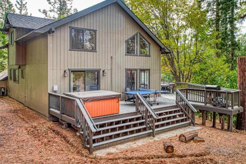 Crystal Creek Lodge