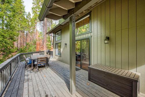 Crystal Creek Lodge