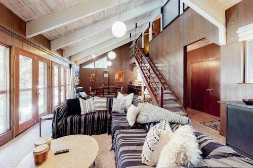 Retro Retreat - Soda Springs, Ca