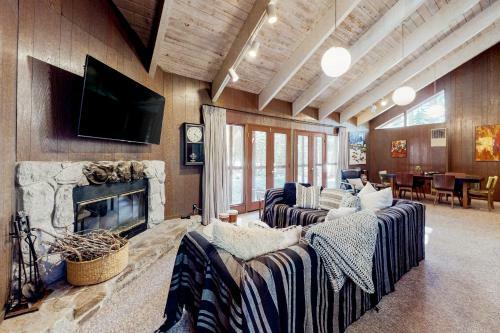 Retro Retreat - Soda Springs, Ca
