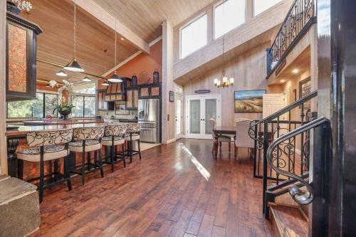 Luxurious Escape-double Masters/gourmet Kitchen