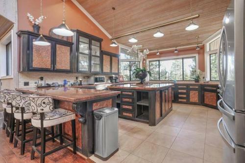 Luxurious Escape-double Masters/gourmet Kitchen