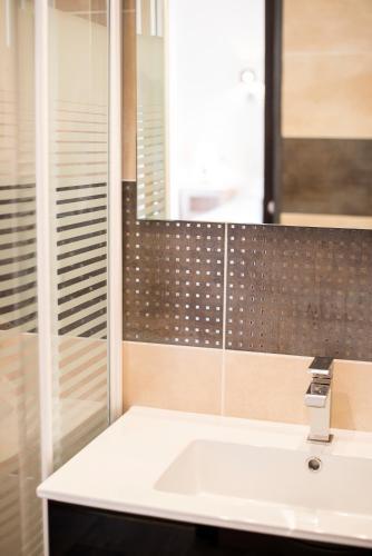 Hotel H�tel Les Hauts De Mour�ze