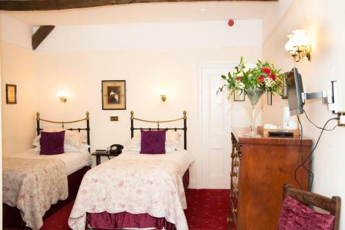 Two Bridges Hotel