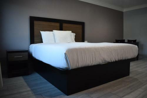 Hotel Willow Tree Inn & Suites