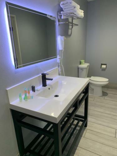 Hotel Willow Tree Inn & Suites