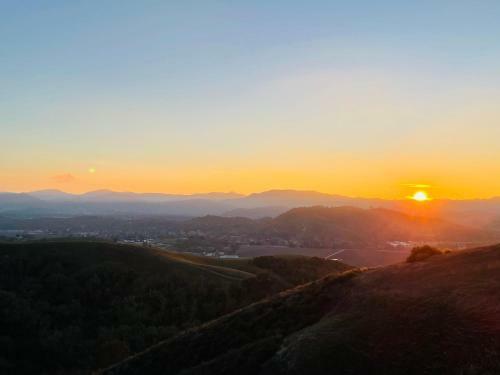 360 Degree Hilltop Views - Vista Santa Lucia