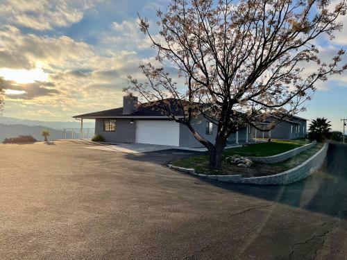 360 Degree Hilltop Views - Vista Santa Lucia