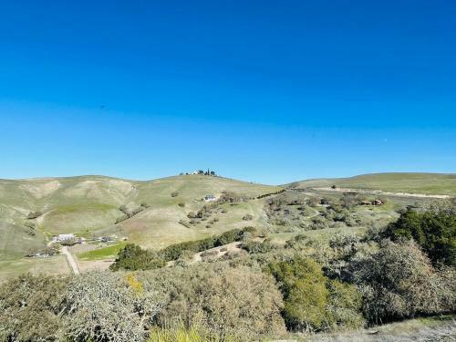 360 Degree Hilltop Views - Vista Santa Lucia