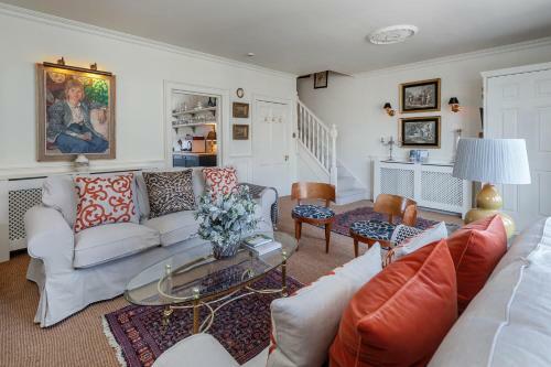 Luxury Regency Apartment In Bath City Centre With Free Parking