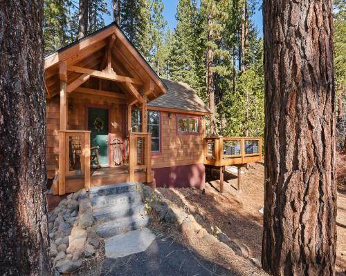 Lewis Lair Cabin Cabin