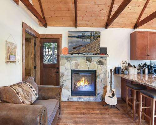 Lewis Lair Cabin Cabin