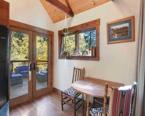 Lewis Lair Cabin Cabin