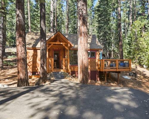 Lewis Lair Cabin Cabin