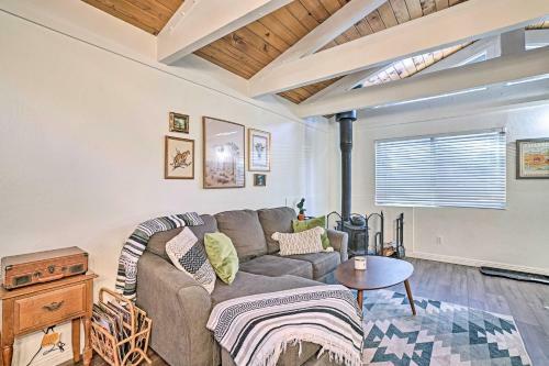 Cozy, Modern Cabin Steps To National Forest!