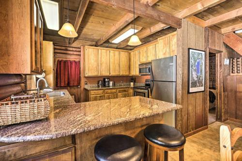 Tahoe Vista Cabin With Deck 1 Mile To Beach!