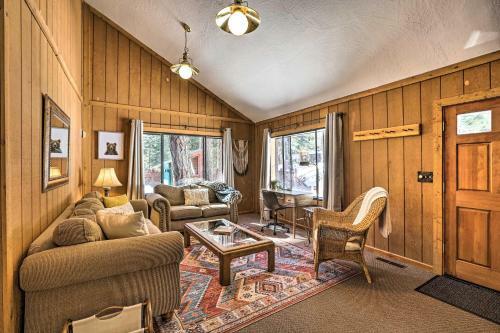 Tahoe Vista Cabin With Deck 1 Mile To Beach!