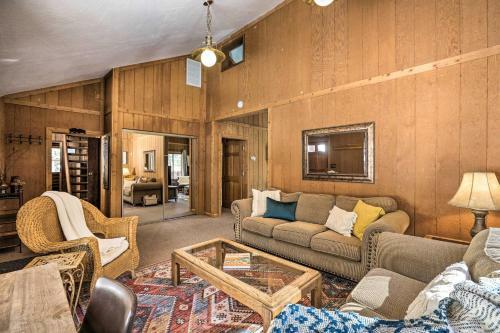 Tahoe Vista Cabin With Deck 1 Mile To Beach!