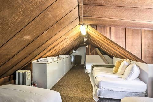 Tahoe Vista Cabin With Deck 1 Mile To Beach!