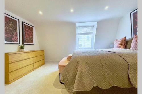 Ideally Located 2 Bedroom Luxury Apartment
