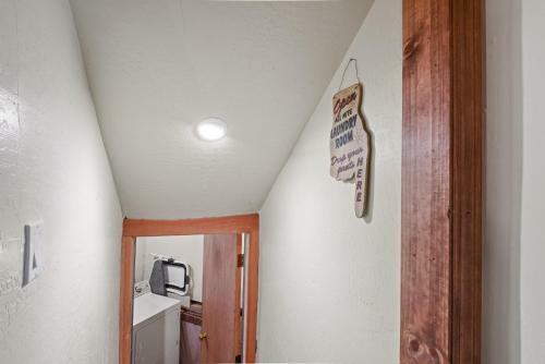 Snowshoe Cabin