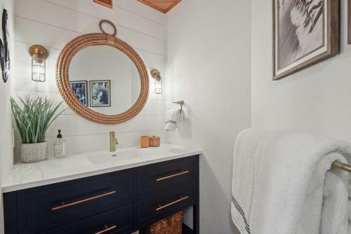 Snowshoe Cabin