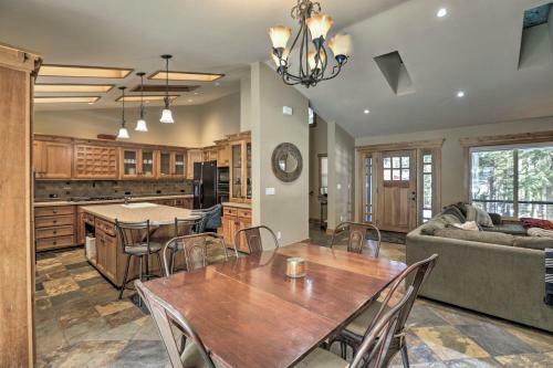 Tahoe City Retreat With Deck, 1 Mi To Beach!
