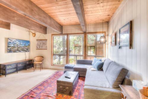 Dollar Point Lookout Cabin Cabin