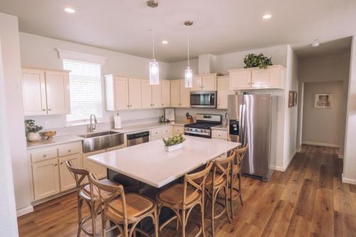 Beautiful Ranch House On Equestrian Property