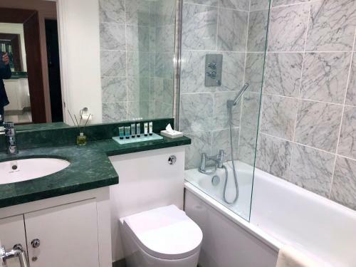 Superbly Located 2 Bedroom Luxury Apartment
