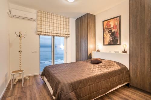 Epipleon Suites