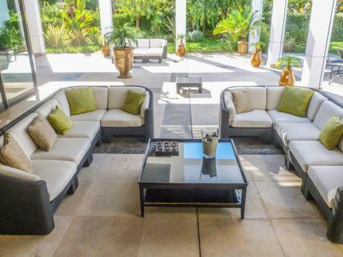 Contemporary And Elegant Designed Villa P2108