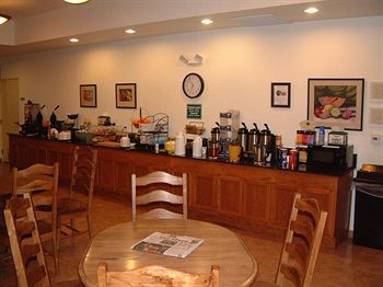 Hotel Brookside Inn And Suites