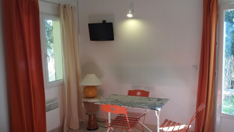 Hostal Mas De Courreges