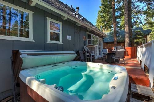 Lone Pine Lodge