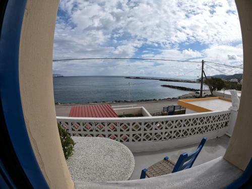 Agias Pelagias Little Beach House
