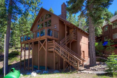 Tree Top Retreat By Lake Tahoe Accommodations