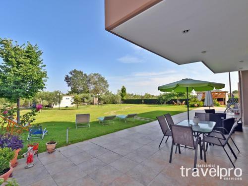 Villa Iris By Travelpro Services- Agios Mamas Beach