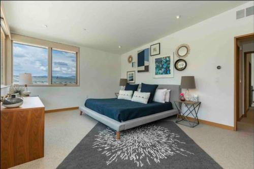 Stellar Mountainside Luxury Ski-in-ski-out Home.