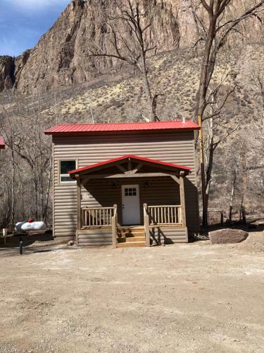 Cottonwood Cove Guest Ranch